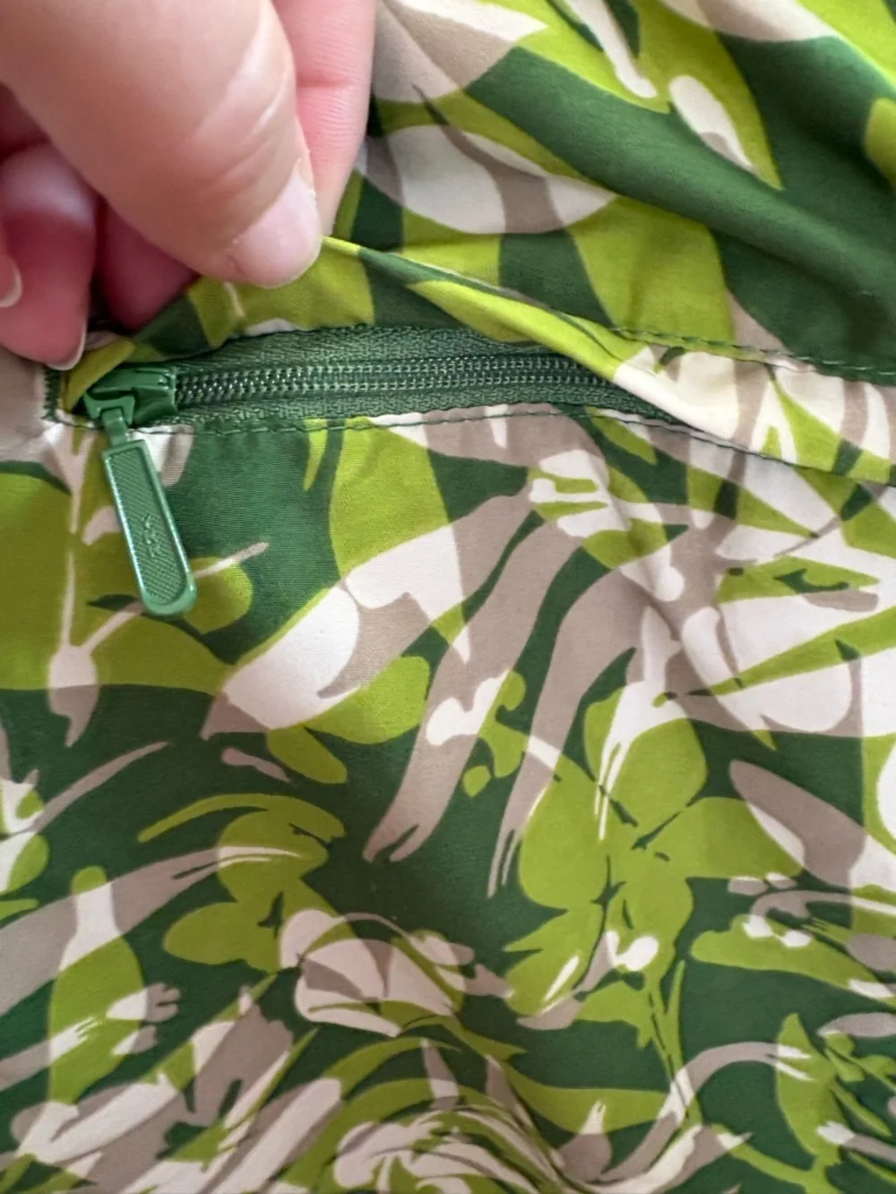 Eddie Bauer Green Palm Swim Trunks L